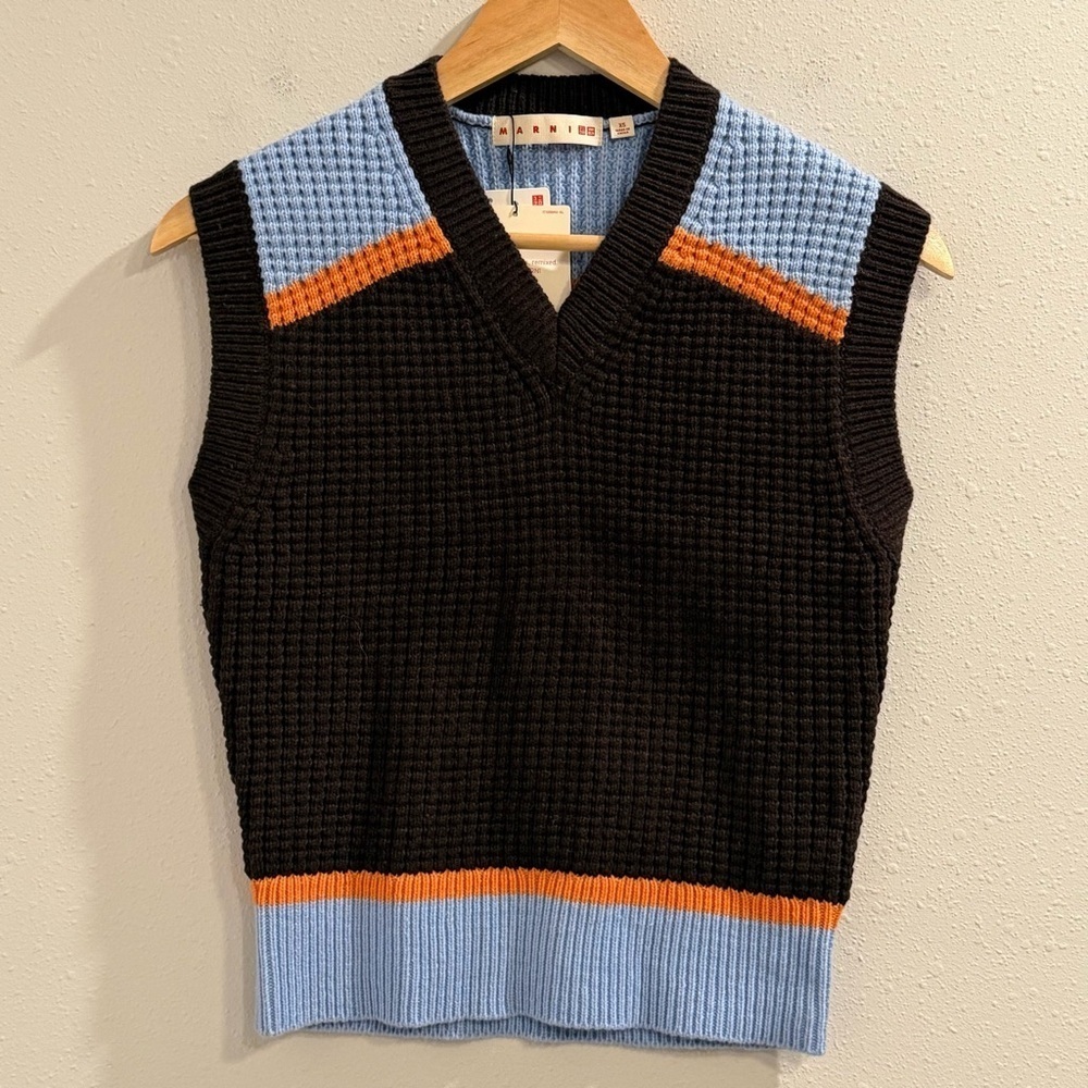 MARNI Uniqlo NWT Women’s XS Brown Wool Blend Knit V-Neck Vest Preppy Designer